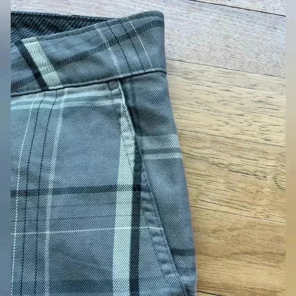 O’Neill Shorts (EUC) - Picture 3 of 7
